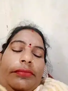 Snapshot of Suhani_hot12 chatting on 11-19-25, 12:21 Suhani hot12 online show from 11-19-25, 12:21