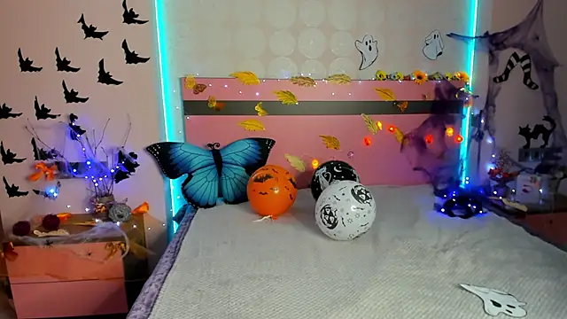 MeryMidnight online show from 10-16-25, 06:10