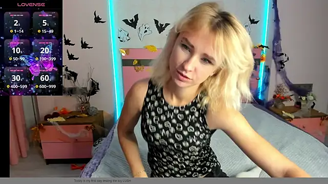 MeryMidnight online show from 10-21-25, 05:40