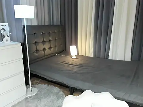 Blaire Samantha online show from 10-19-25, 07:22