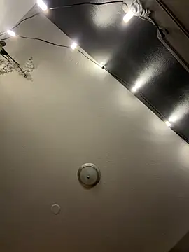 Snapshot of Fine10ne chatting on 12-04-25, 11:53 Fine10ne online show from 12-04-25, 11:53