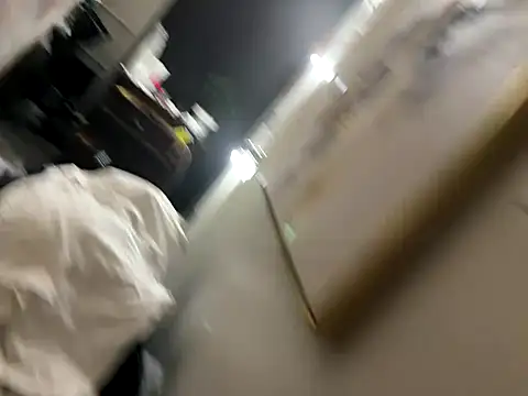 Snapshot of Fine10ne chatting on 12-18-25, 12:31 Fine10ne online show from 12-18-25, 12:31