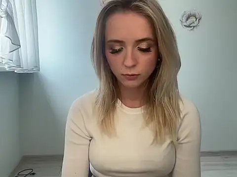 Snapshot of ClaudiaAmore chatting on 09-24-25, 02:12 ClaudiaAmore online show from 09-24-25, 02:12