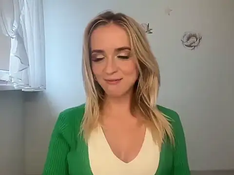 Snapshot of ClaudiaAmore chatting on 09-25-25, 02:23 ClaudiaAmore online show from 09-25-25, 02:23