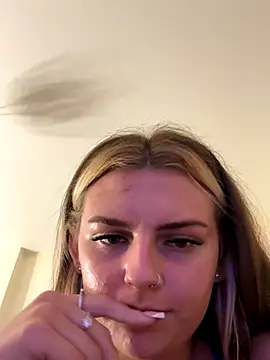 Snapshot of Summer21k chatting on 09-10-25, 09:25 Summer21k online show from 09-10-25, 09:25