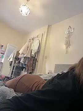 Snapshot of Summer21k chatting on 09-09-25, 03:10 Summer21k online show from 09-09-25, 03:10