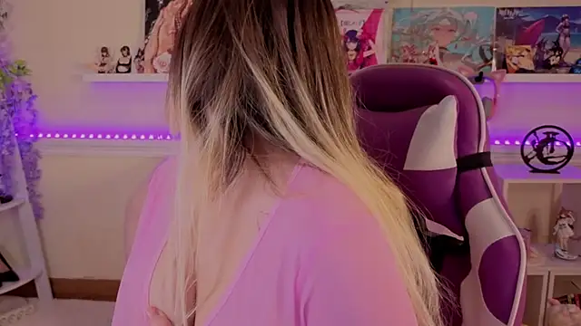 Sonia Meow online show from 11-14-25, 06:39