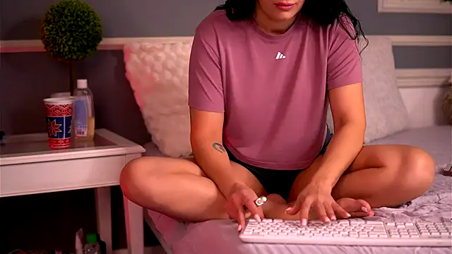 BellaEveX online show from 11-28-25, 07:30