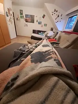 chrisili1986 online show from 12-17-25, 07:02