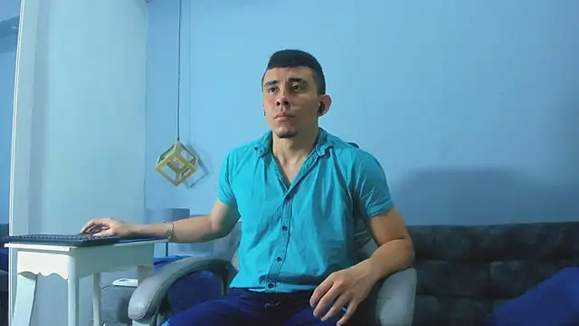Eross Santy online show from 05-04-26, 05:49