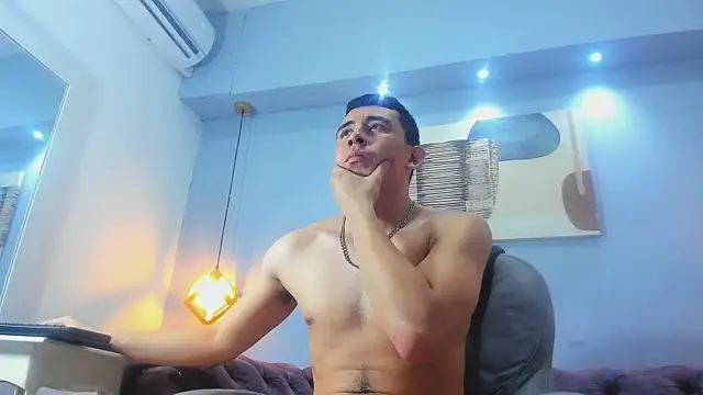 Eross Santy online show from 07-18-26, 01:41