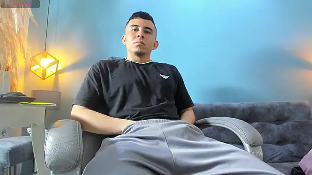 Eross Santy online show from 10-28-25, 03:33