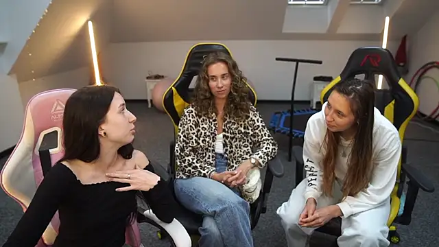  Lili 054 online show from 09-19-25, 11:03