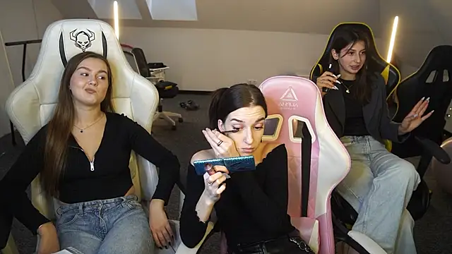  Lili 054 online show from 10-03-25, 10:39