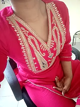 Pool Girls online show from 12-18-25, 08:19