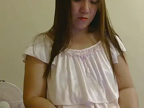 Lovelyclaya online show from 04-18-26, 12:51