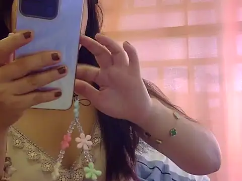 Lovelyclaya online show from 11-20-25, 12:22