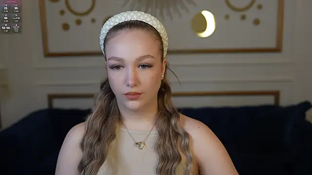 Snapshot of Ella_054 chatting on 10-16-25, 10:23 Ella 054 online show from 10-16-25, 10:23