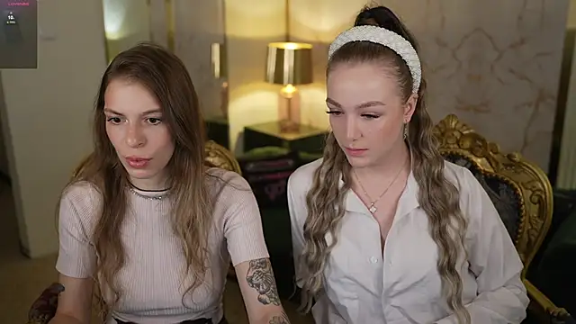 Ella 054 online show from 11-13-25, 07:40