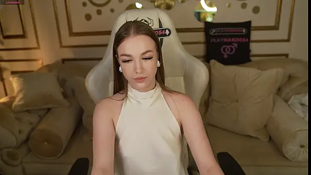 Snapshot of Ella_054 chatting on 06-06-26, 02:33 Ella 054 online show from 06-06-26, 02:33