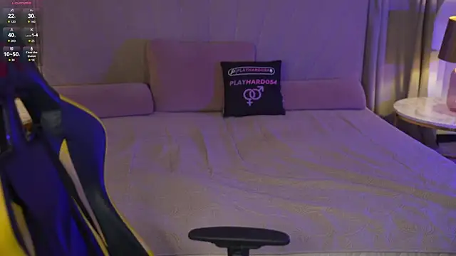 Snapshot of Ella_054 chatting on 10-17-25, 10:29 Ella 054 online show from 10-17-25, 10:29