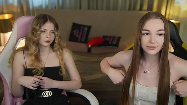 Snapshot of Ella_054 chatting on 05-25-26, 10:36 Ella 054 online show from 05-25-26, 10:36