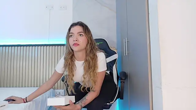 Sammy Lovee online show from 10-17-25, 07:26