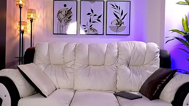 Violeta Foxz online show from 03-11-26, 07:41