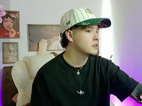  tylerr  online show from 10-01-25, 04:33