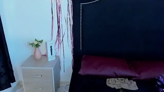 LucianaBlackwell online show from 11-28-25, 02:06