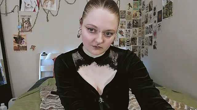 Snapshot of WonderConnie1 chatting on 05-28-26, 01:28 WonderConnie1 online show from 05-28-26, 01:28