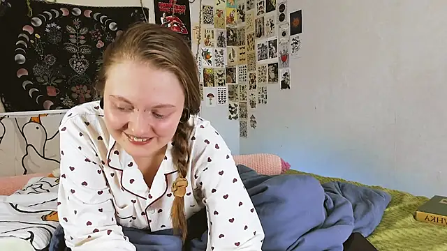 WonderConnie1 online show from 09-28-25, 02:24