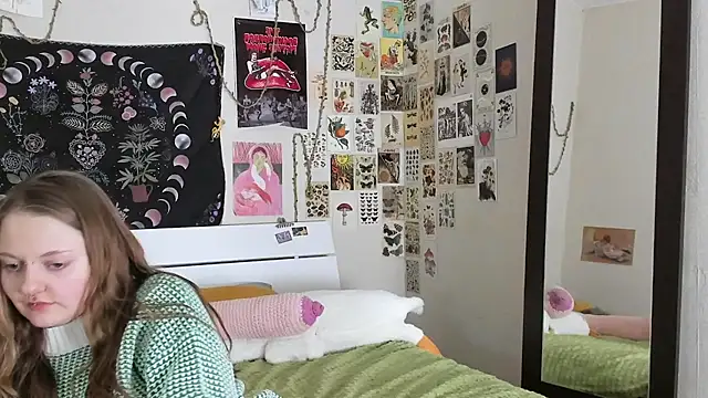 WonderConnie1 online show from 11-04-25, 04:33