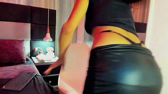 yiyisandoval online show from 01-06-26, 08:24