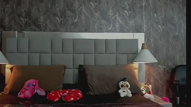 yiyisandoval online show from 03-19-26, 07:14