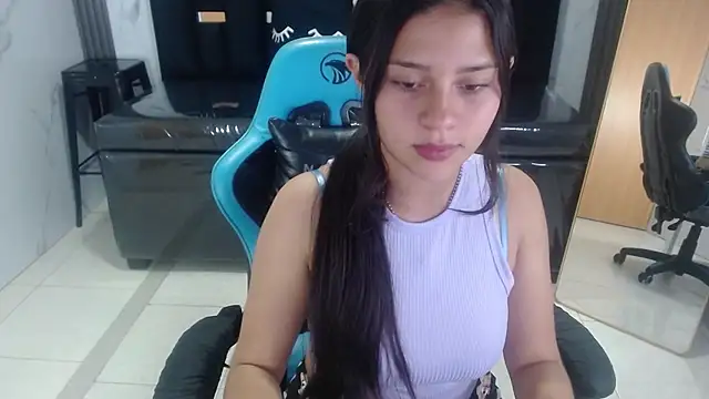 Emilia love a online show from 10-15-25, 03:27