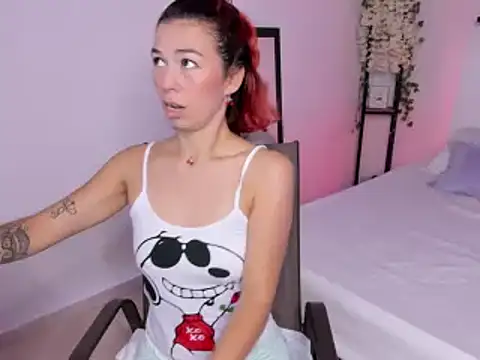 selene boyer online show from 09-17-25, 04:09