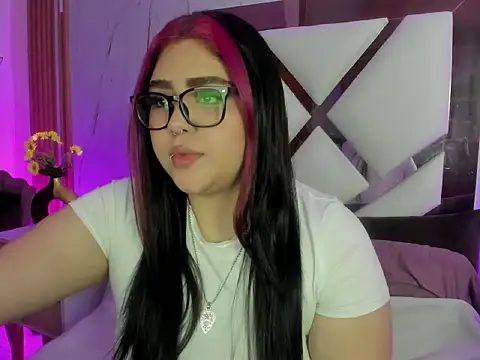 Snapshot of im_bunny__ chatting on 02-14-26, 11:32 im bunny online show from 02-14-26, 11:32