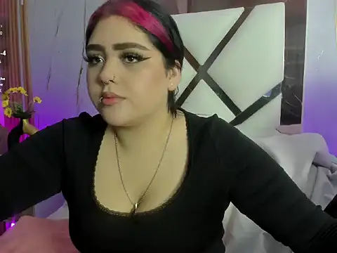 Snapshot of im_bunny__ chatting on 02-13-26, 11:21 im bunny online show from 02-13-26, 11:21