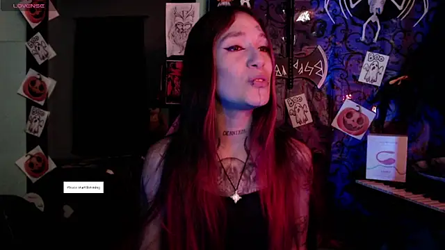Snapshot of lilithword chatting on 10-18-25, 01:13 lilithword online show from 10-18-25, 01:13