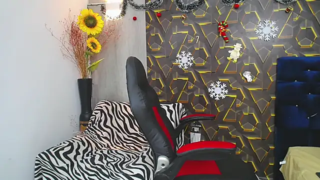 miss leidy  online show from 11-27-25, 03:29