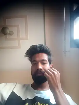 Snapshot of priyansh78584 chatting on 10-21-25, 05:07 priyansh78584 online show from 10-21-25, 05:07
