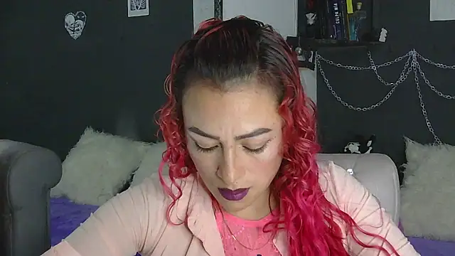 Snapshot of MeganBrown4 chatting on 05-01-26, 08:58 MeganBrown4 online show from 05-01-26, 08:58