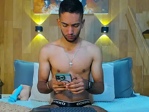 MaicolParker  online show from 04-02-26, 02:02