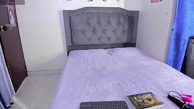 Megan Darcy online show from 05-25-26, 04:38