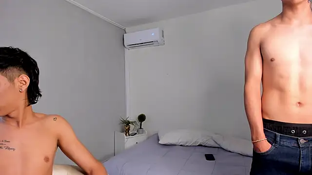 Snapshot of Handsomeboyss19 chatting on 10-09-25, 03:07 Handsomeboyss19 online show from 10-09-25, 03:07