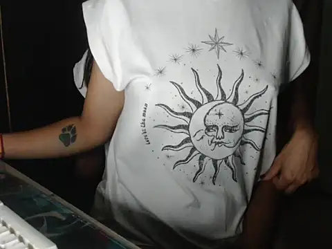 Snapshot of kiss_mm chatting on 10-03-25, 07:43 kiss mm online show from 10-03-25, 07:43