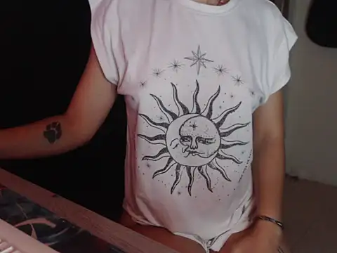 Snapshot of kiss_mm chatting on 11-03-25, 10:52 kiss mm online show from 11-03-25, 10:52