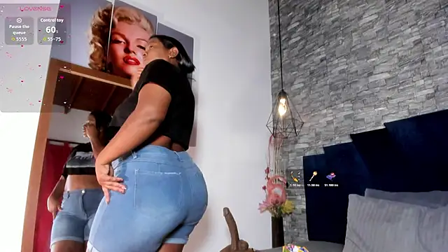 Emily Brown18 online show from 03-19-26, 04:23