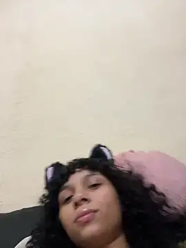 Snapshot of Casal-foda_braba chatting on 10-13-25, 03:52 Casal-foda braba online show from 10-13-25, 03:52